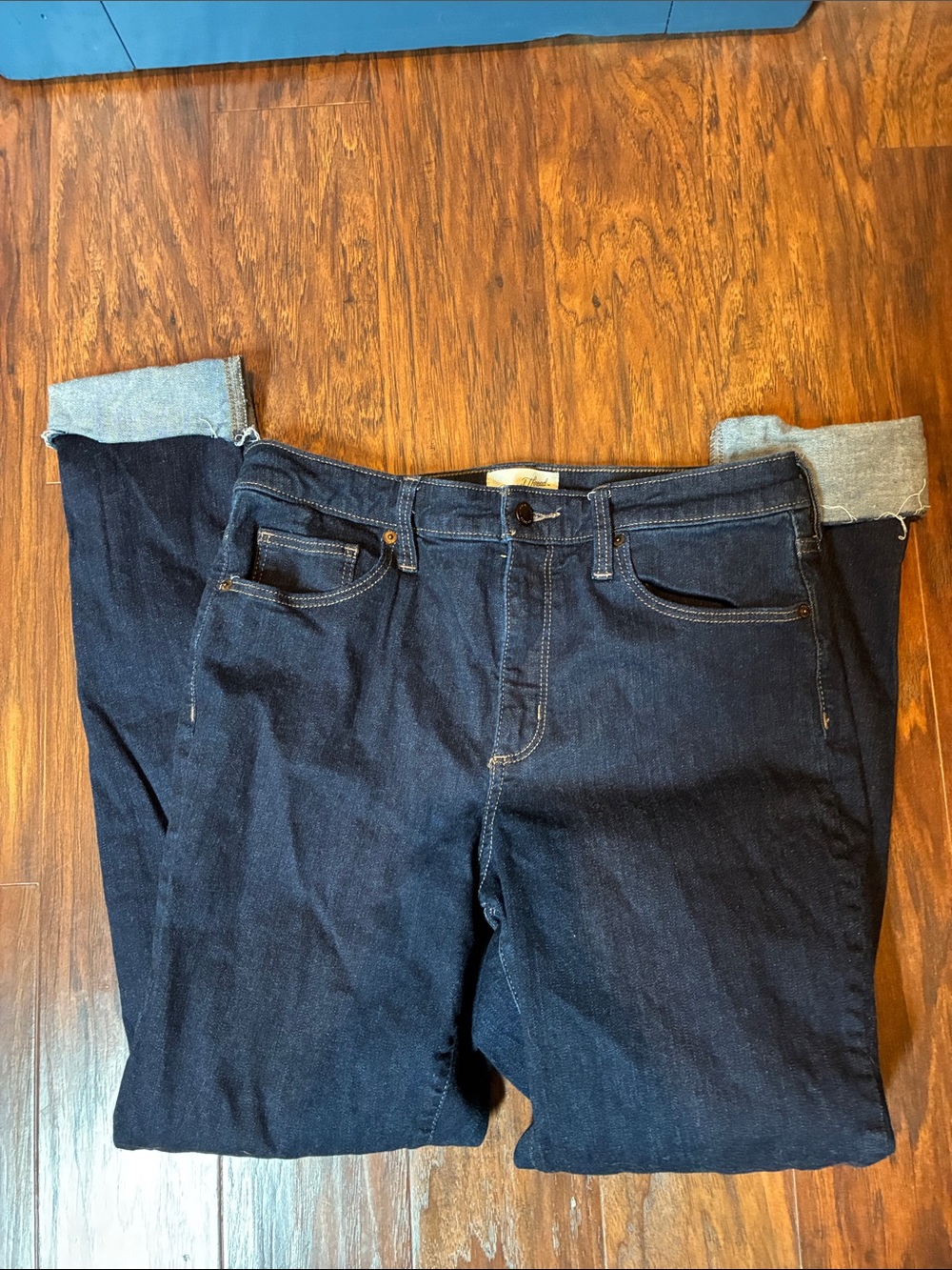Universal Thread Women's Skinny Jeans in Dark Indigo